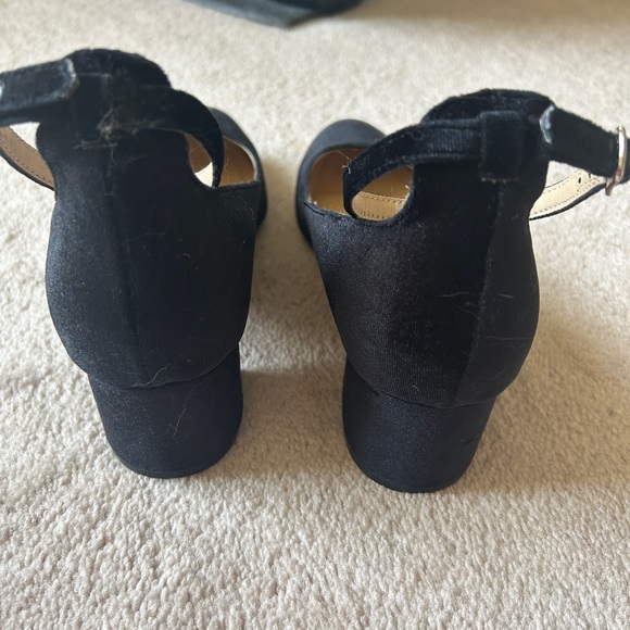 Unisa Black Velvet Strapped Pumps Size 8.5 - Picture 5 of 5
